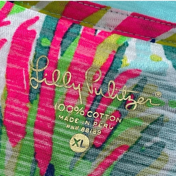 Lilly Pulitzer size XL short sleeve v neck top - Picture 3 of 8